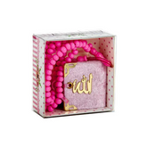 Roze kralen armband met yay charm in een sinees cadeautasje voor mini Koran cadeau